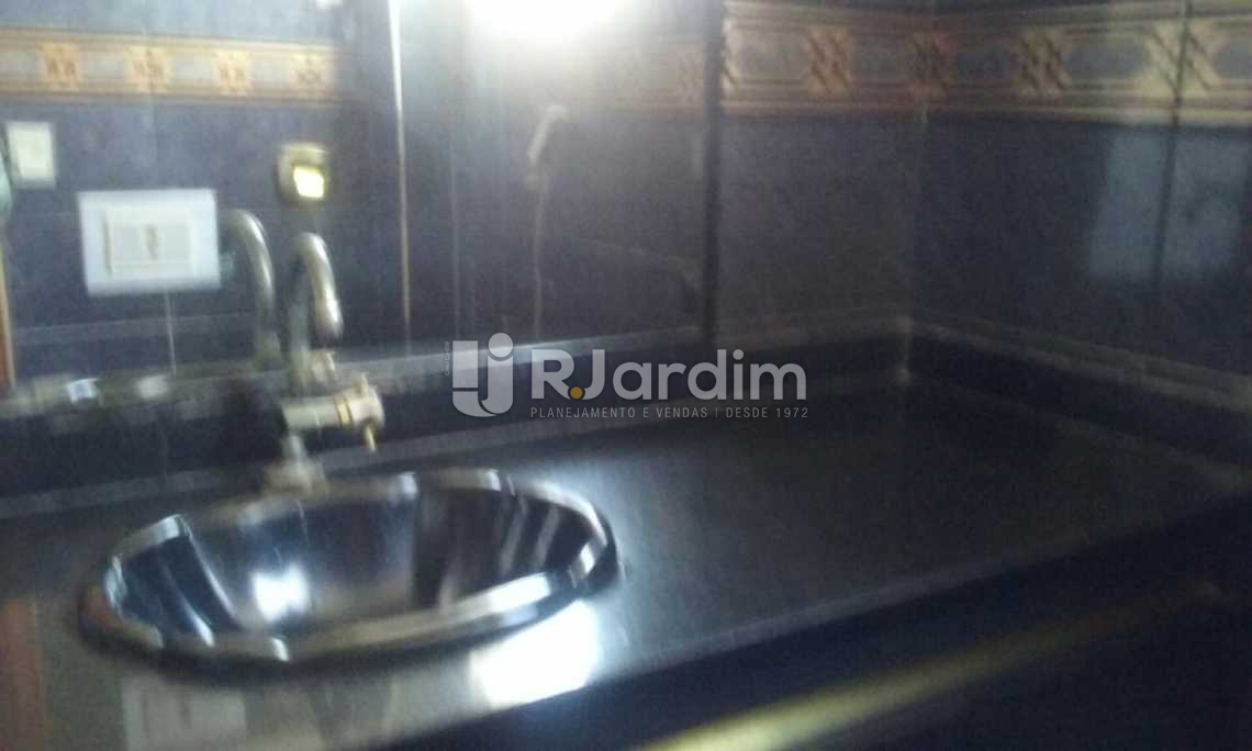 Conheça lavabo segundo pavimento do imóvel - Cobertura Leblon, Zona Sul,Rio de Janeiro, RJ À Venda, 2 Quartos, 149m² - LACO20097 - 19 lavabo segundo pavimento - Cobertura Leblon, Zona Sul,Rio de Janeiro, RJ À Venda, 2 Quartos, 149m² - LACO20097 - 19