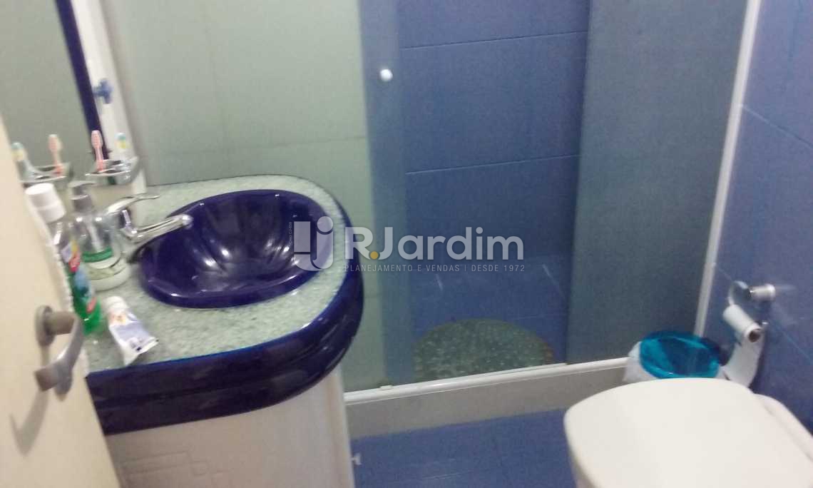 Conheça banheiro social do imóvel - Cobertura Leblon, Zona Sul,Rio de Janeiro, RJ À Venda, 2 Quartos, 149m² - LACO20097 - 13 banheiro social - Cobertura Leblon, Zona Sul,Rio de Janeiro, RJ À Venda, 2 Quartos, 149m² - LACO20097 - 13
