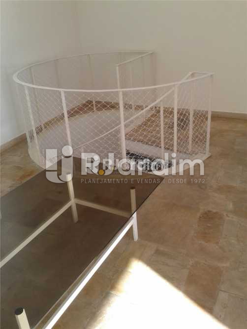 Conheça Escada para acesso ao 2° andar do imóvel - Imóveis Aluguel Lagoa Cobertura 3 Quartos - LACO30164 - 29 Escada para acesso ao 2° andar - Imóveis Aluguel Lagoa Cobertura 3 Quartos - LACO30164 - 29
