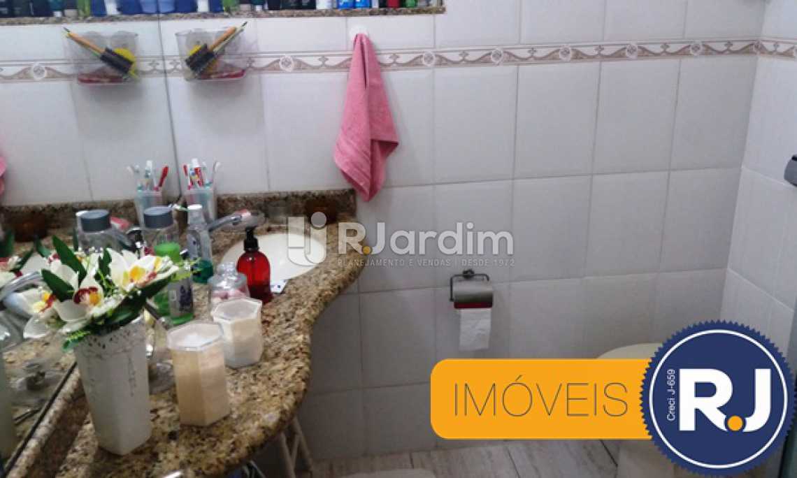 Conheça BANHEIRO SOCIAL do imóvel - Imóveis Compra e Venda Andaraí 2 Quartos - LAAP20868 - 17 BANHEIRO SOCIAL - Imóveis Compra e Venda Andaraí 2 Quartos - LAAP20868 - 17