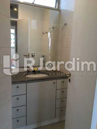 Conheça Banheiro serviço do imóvel - Apartamento À VENDA, Leblon, Rio de Janeiro, RJ - LAAP31179 - 27 Banheiro serviço - Apartamento À VENDA, Leblon, Rio de Janeiro, RJ - LAAP31179 - 27