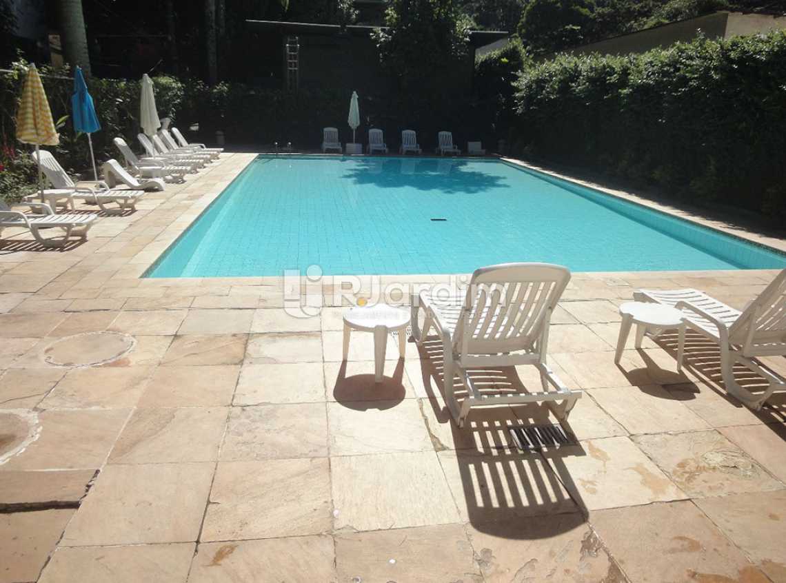 Conheça Piscina do imóvel - Casa em Condomínio Triplex Residencial São Conrado 4 Quartos - LACN40009 - 1 Piscina - Casa em Condomínio Triplex Residencial São Conrado 4 Quartos - LACN40009 - 1