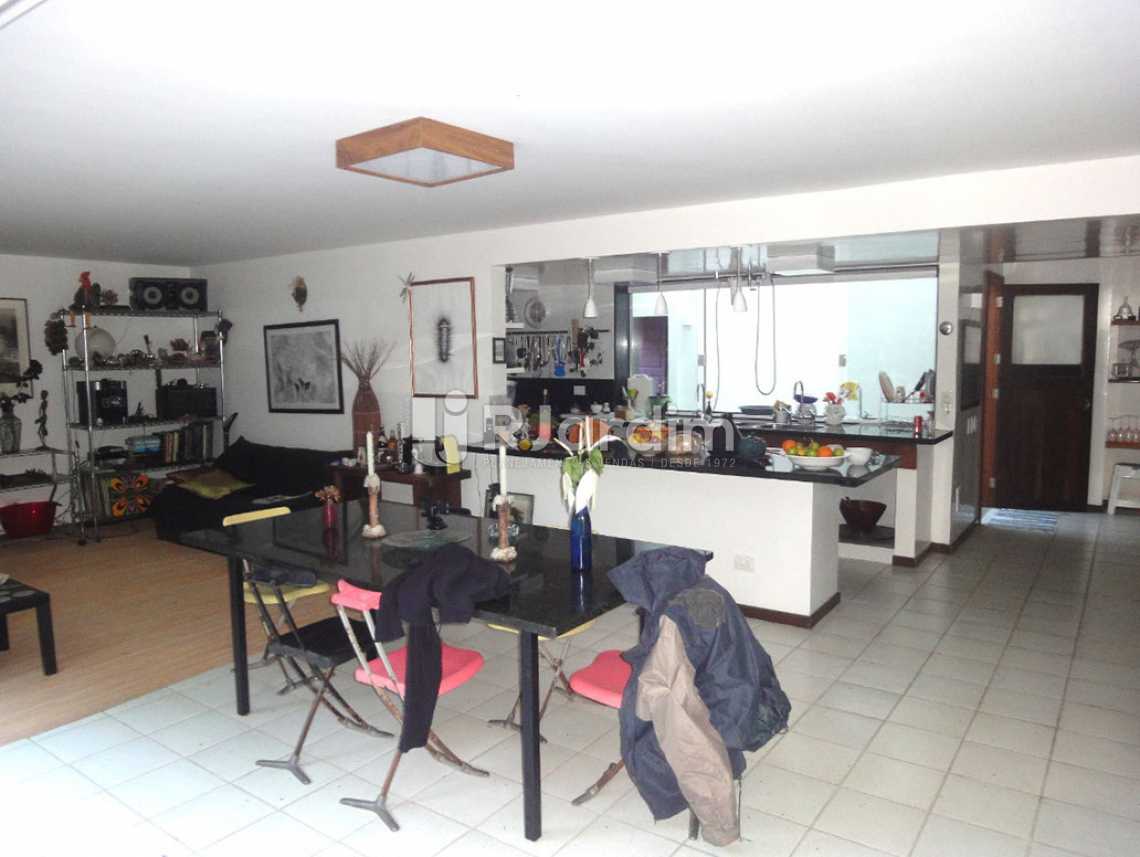 Conheça salão do imóvel - Casa em Condomínio Triplex Residencial São Conrado 4 Quartos - LACN40009 - 12 salão - Casa em Condomínio Triplex Residencial São Conrado 4 Quartos - LACN40009 - 12