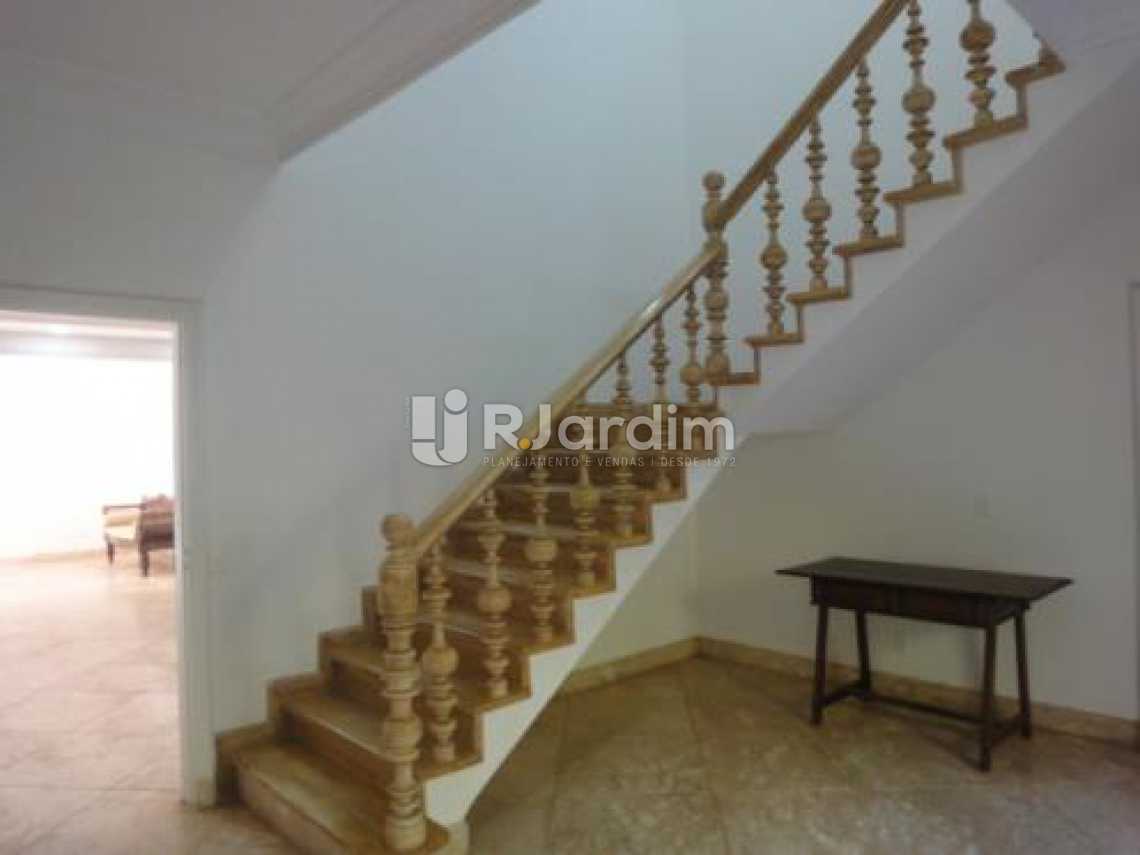 Conheça acesso ao 2 piso do imóvel - Casa Gávea, Zona Sul,Rio de Janeiro, RJ À Venda, 5 Quartos, 1000m² - LACA50016 - 9 acesso ao 2 piso - Casa Gávea, Zona Sul,Rio de Janeiro, RJ À Venda, 5 Quartos, 1000m² - LACA50016 - 9