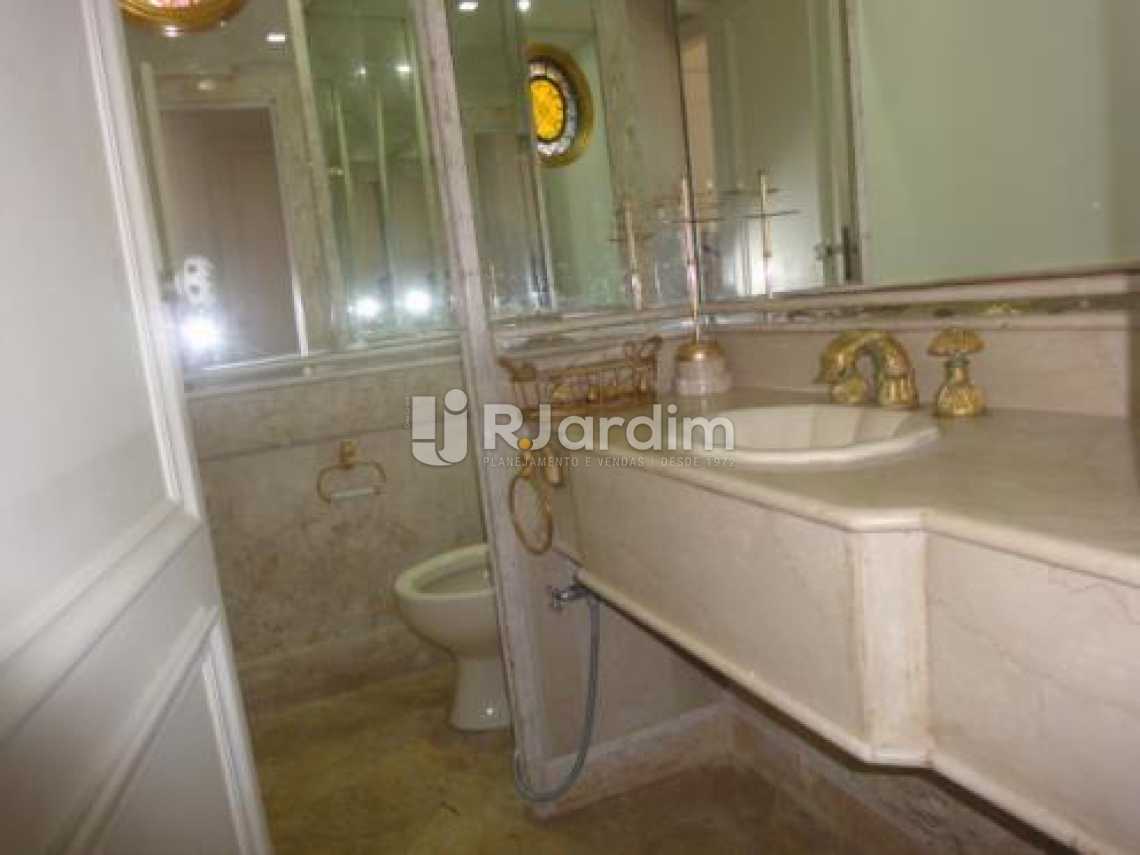 Conheça banheiro do imóvel - Casa Gávea, Zona Sul,Rio de Janeiro, RJ À Venda, 5 Quartos, 1000m² - LACA50016 - 22 banheiro - Casa Gávea, Zona Sul,Rio de Janeiro, RJ À Venda, 5 Quartos, 1000m² - LACA50016 - 22