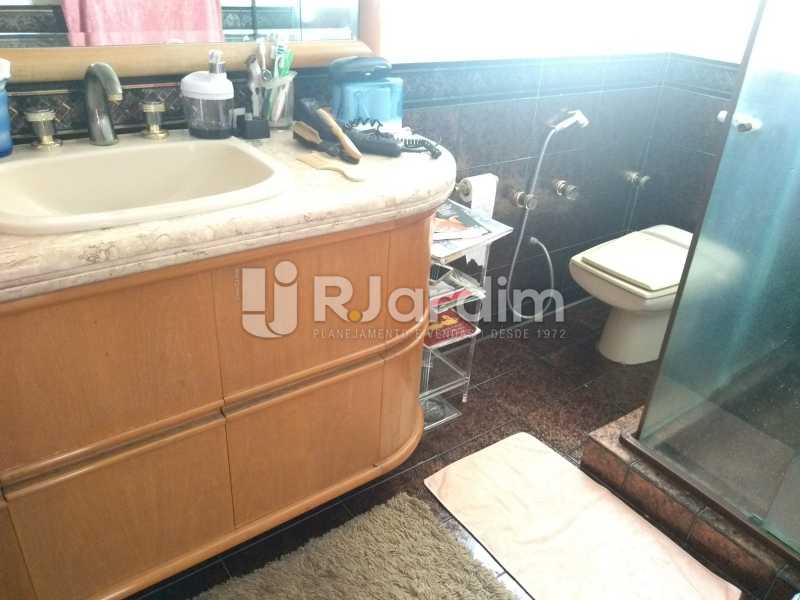 Conheça banheiro do imóvel - Apartamento Jardim Botânico, Zona Sul,Rio de Janeiro, RJ À Venda, 4 Quartos, 250m² - LAAP40511 - 22 banheiro - Apartamento Jardim Botânico, Zona Sul,Rio de Janeiro, RJ À Venda, 4 Quartos, 250m² - LAAP40511 - 22