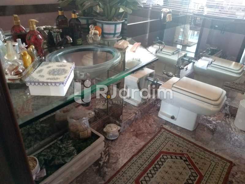 Conheça banheiro do imóvel - Apartamento Jardim Botânico, Zona Sul,Rio de Janeiro, RJ À Venda, 4 Quartos, 250m² - LAAP40511 - 24 banheiro - Apartamento Jardim Botânico, Zona Sul,Rio de Janeiro, RJ À Venda, 4 Quartos, 250m² - LAAP40511 - 24