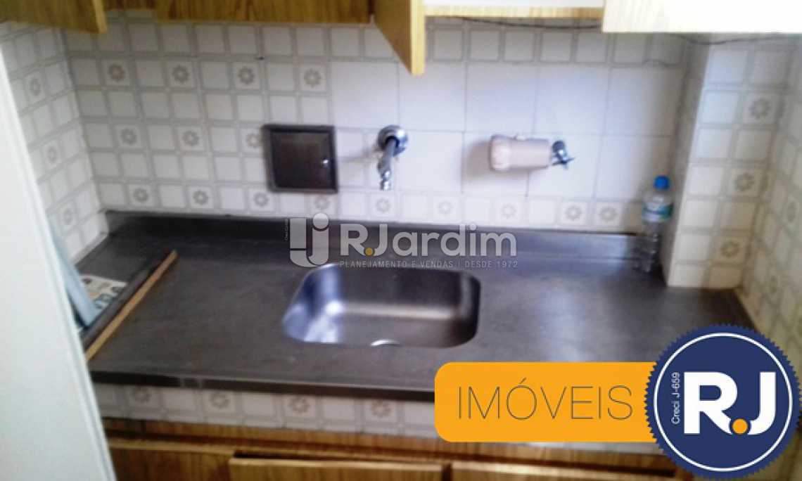 Conheça COZINHA VENTILADA do imóvel - Imóveis Compra e Venda Laranjeiras 1 Quarto - LAAP10209 - 10 COZINHA VENTILADA - Imóveis Compra e Venda Laranjeiras 1 Quarto - LAAP10209 - 10