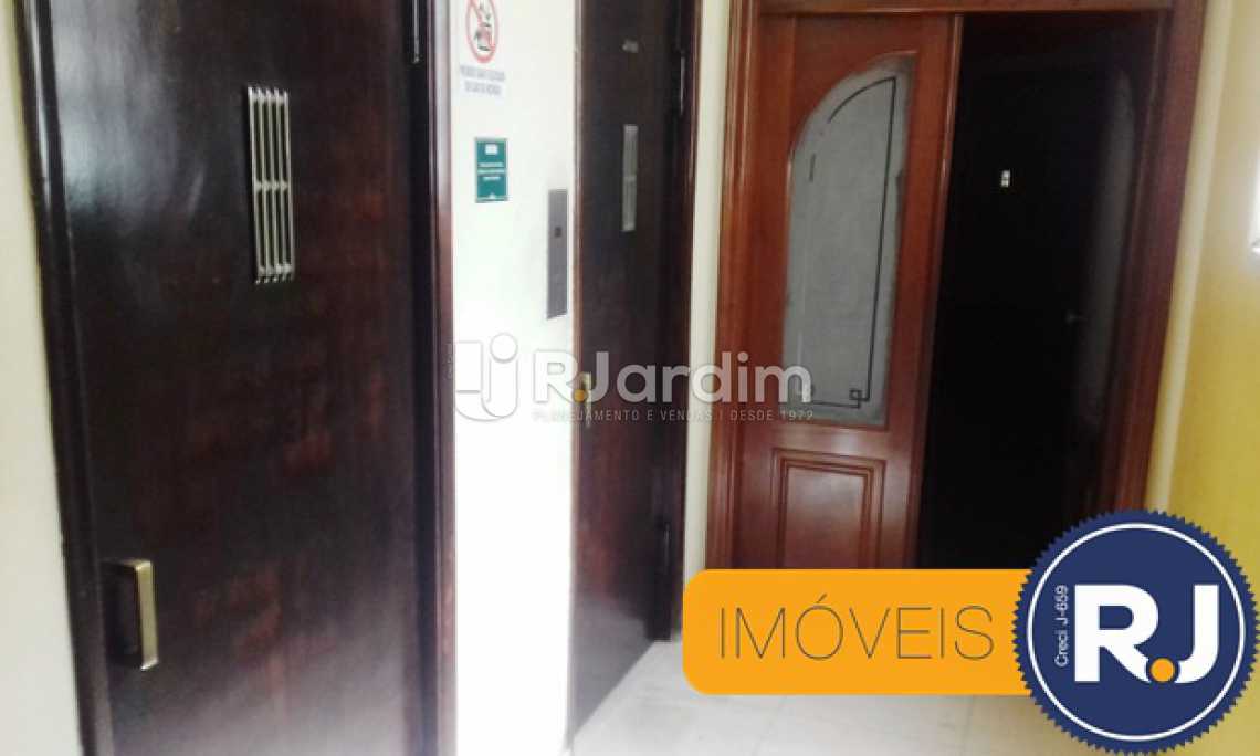 Conheça PORTARIA SOCIAL - ELEVADORES do imóvel - Imóveis Compra e Venda Laranjeiras 1 Quarto - LAAP10209 - 15 PORTARIA SOCIAL - ELEVADORES - Imóveis Compra e Venda Laranjeiras 1 Quarto - LAAP10209 - 15