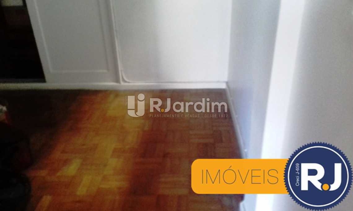 Conheça QUARTO COM ARMÁRIO do imóvel - Imóveis Compra e Venda Laranjeiras 1 Quarto - LAAP10209 - 19 QUARTO COM ARMÁRIO - Imóveis Compra e Venda Laranjeiras 1 Quarto - LAAP10209 - 19