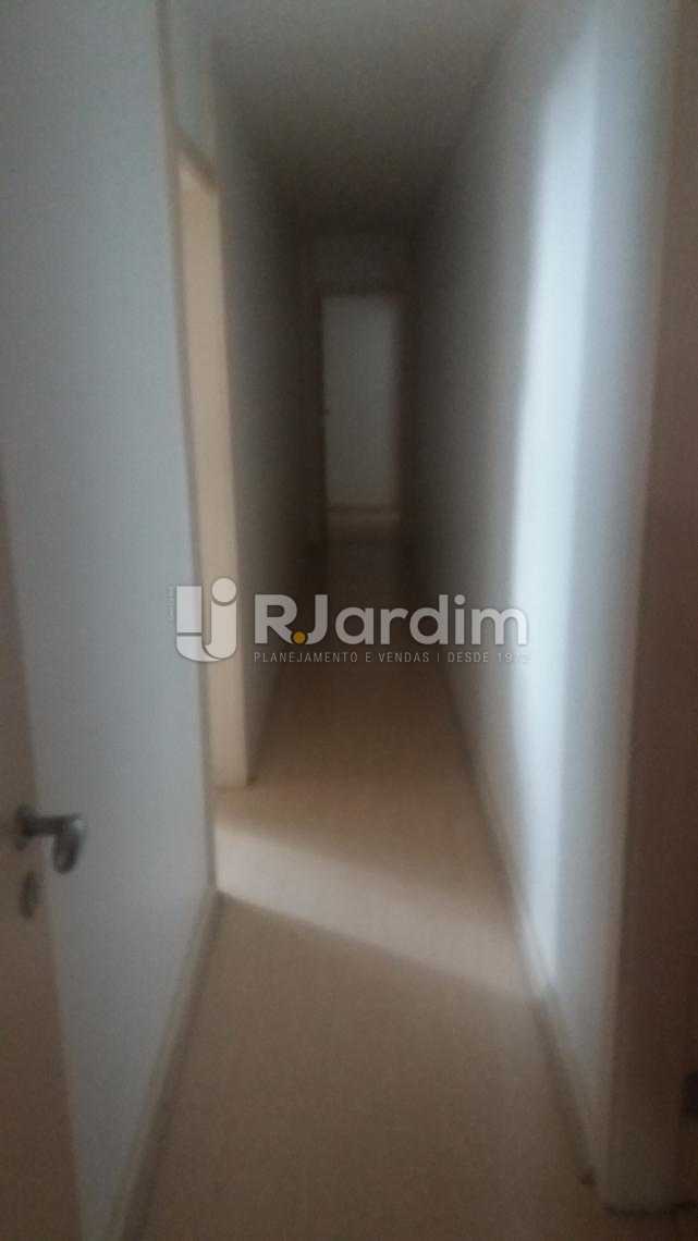 Conheça Corredor de acesso aos quartos do imóvel - Apartamento À VENDA, Lagoa, Rio de Janeiro, RJ - LAAP40523 - 10 Corredor de acesso aos quartos - Apartamento À VENDA, Lagoa, Rio de Janeiro, RJ - LAAP40523 - 10