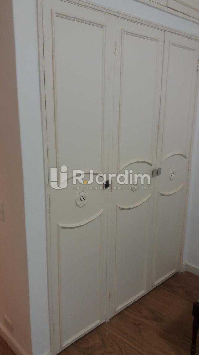 Conheça Armários quarto 1 do imóvel - Apartamento À VENDA, Copacabana, Rio de Janeiro, RJ - LAAP31231 - 16 Armários quarto 1 - Apartamento À VENDA, Copacabana, Rio de Janeiro, RJ - LAAP31231 - 16
