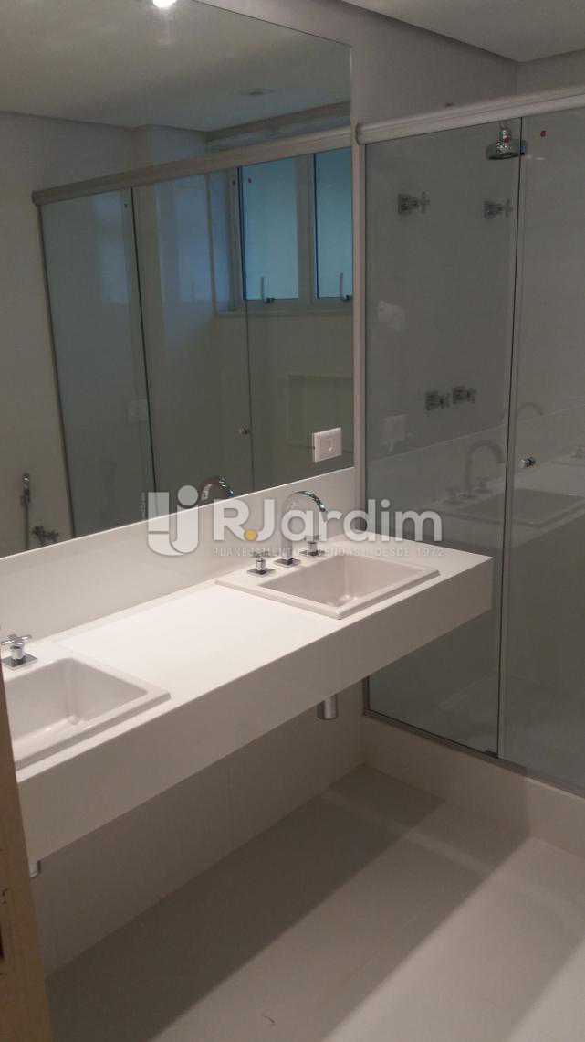 Conheça Banheiro suíte do imóvel - Apartamento À VENDA, Copacabana, Rio de Janeiro, RJ - LAAP31231 - 20 Banheiro suíte - Apartamento À VENDA, Copacabana, Rio de Janeiro, RJ - LAAP31231 - 20