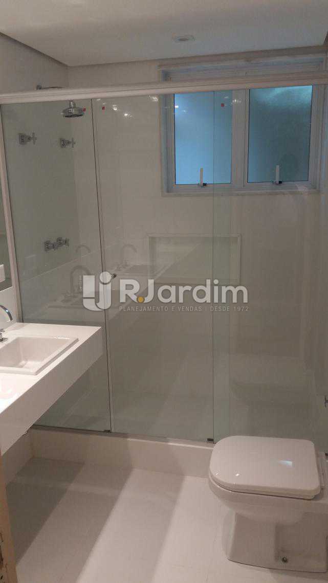 Conheça Banheiro social do imóvel - Apartamento À VENDA, Copacabana, Rio de Janeiro, RJ - LAAP31231 - 21 Banheiro social - Apartamento À VENDA, Copacabana, Rio de Janeiro, RJ - LAAP31231 - 21