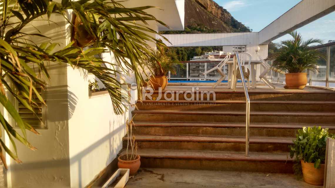 Conheça acesso a piscina do imóvel - Cobertura Residencial Lagoa - LACO40108 - 8 acesso a piscina - Cobertura Residencial Lagoa - LACO40108 - 8