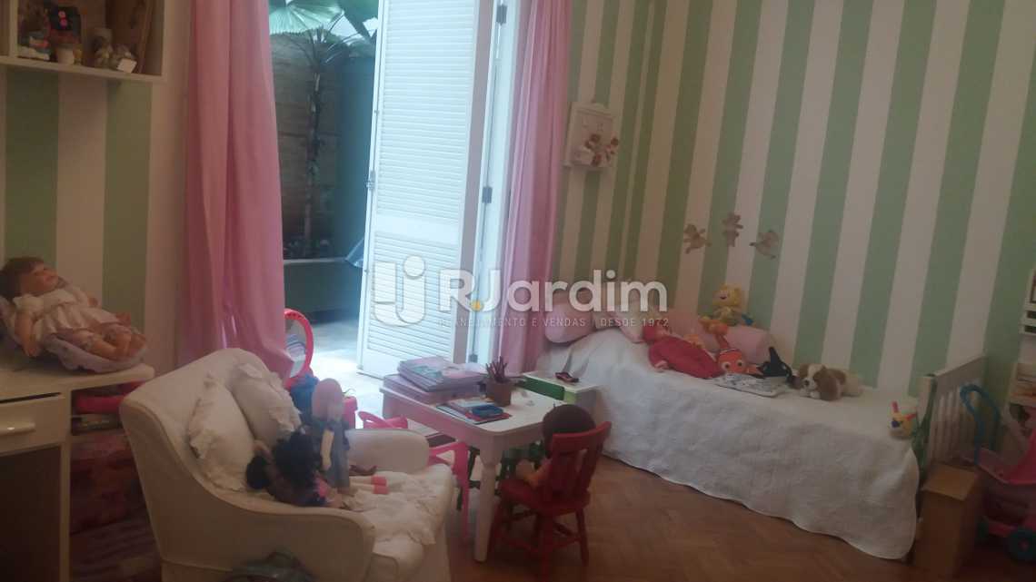 Conheça Quarto 1 do imóvel - Imóveis Compra e Venda Copacabana 3 Quartos - LAAP31258 - 12 Quarto 1 - Imóveis Compra e Venda Copacabana 3 Quartos - LAAP31258 - 12