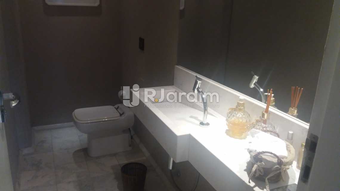Conheça Lavabo do imóvel - Imóveis Compra e Venda Copacabana 3 Quartos - LAAP31258 - 8 Lavabo - Imóveis Compra e Venda Copacabana 3 Quartos - LAAP31258 - 8