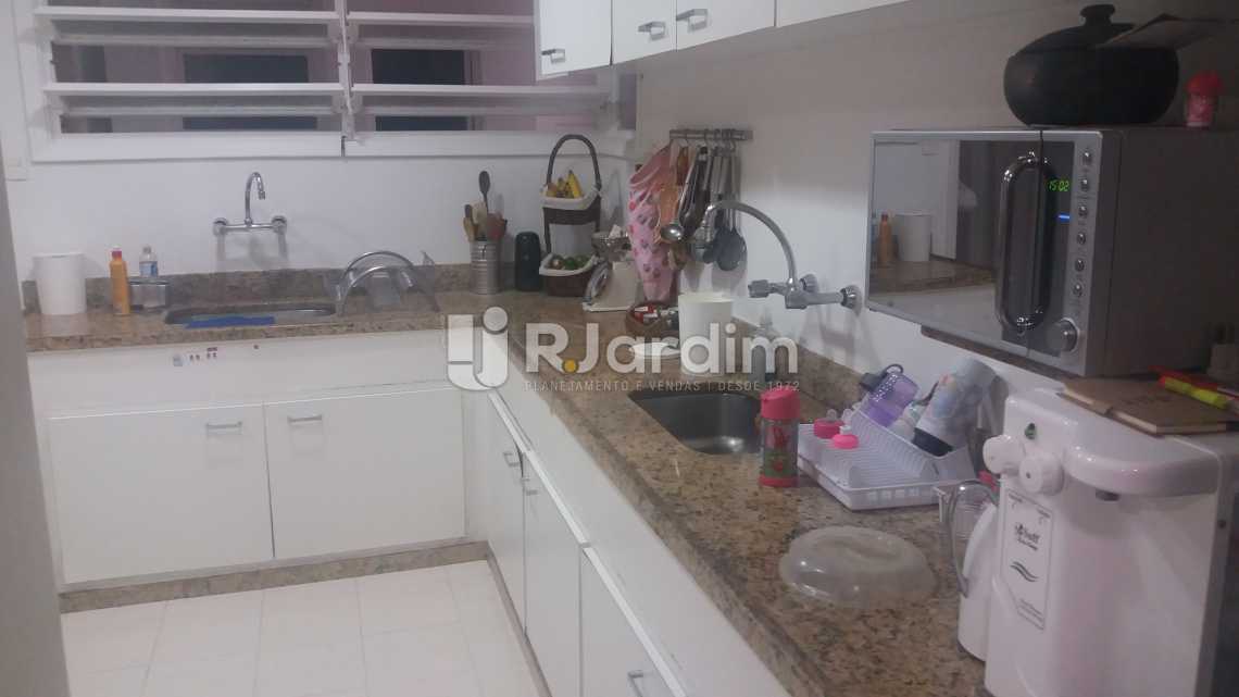 Conheça Cozinha do imóvel - Imóveis Compra e Venda Copacabana 3 Quartos - LAAP31258 - 18 Cozinha - Imóveis Compra e Venda Copacabana 3 Quartos - LAAP31258 - 18