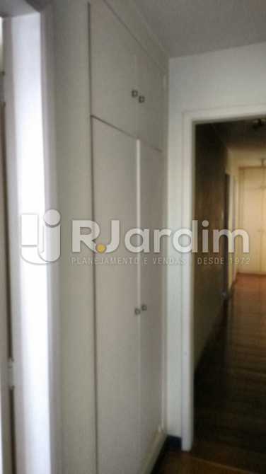 Conheça Circulação com armários do imóvel - Apartamento Padrão Residencial Lagoa - LAAP31268 - 10 Circulação com armários - Apartamento Padrão Residencial Lagoa - LAAP31268 - 10