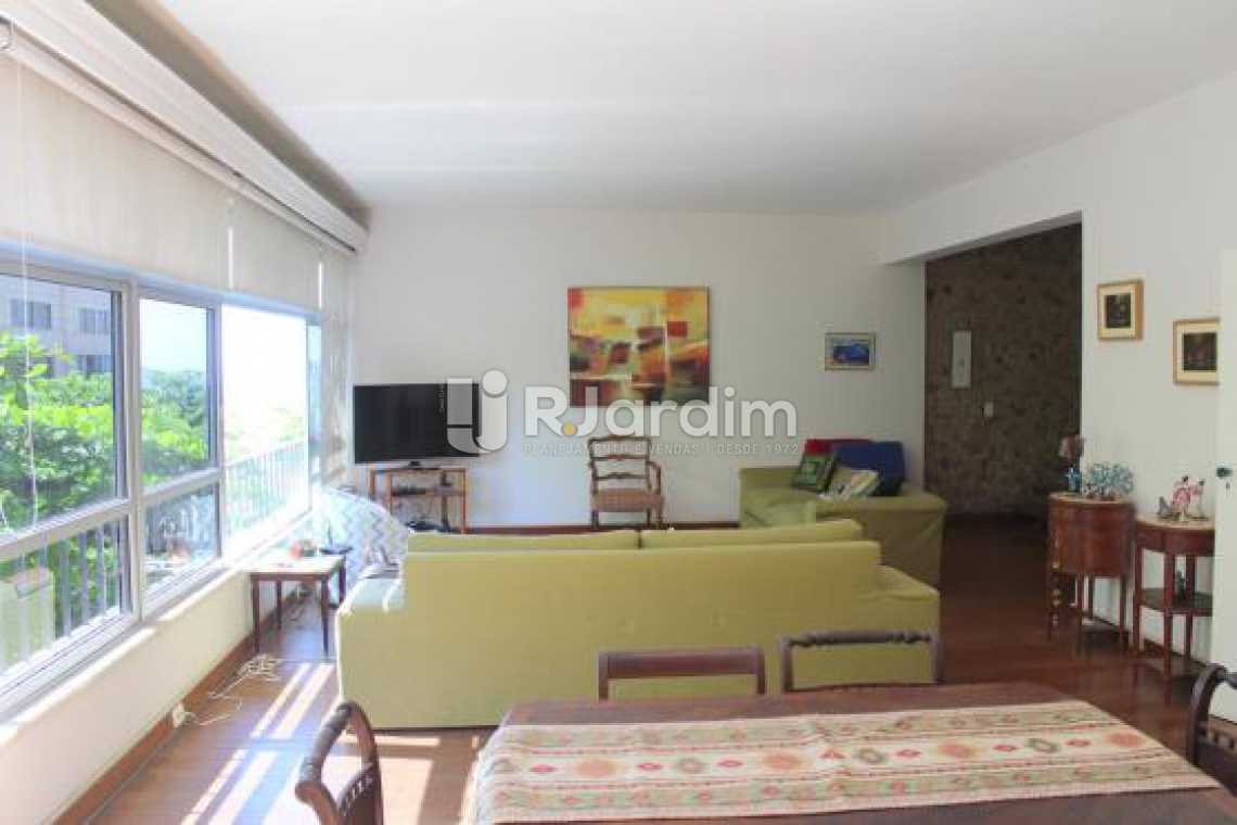 Conheça Sala do imóvel - Cobertura na Quadra da Praia, Leblon, Rio de Janeiro - LACO30178 - 1 Sala - Cobertura na Quadra da Praia, Leblon, Rio de Janeiro - LACO30178 - 1