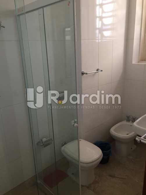 Conheça Banheiro suíte do imóvel - Imóveis Aluguel Jardim Botânico Casa - LACA50018 - 23 Banheiro suíte - Imóveis Aluguel Jardim Botânico Casa - LACA50018 - 23