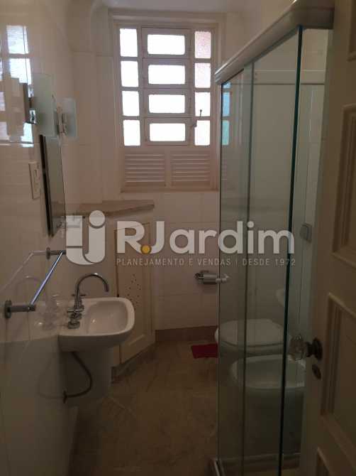 Conheça Banheiro suíte do imóvel - Imóveis Aluguel Jardim Botânico Casa - LACA50018 - 28 Banheiro suíte - Imóveis Aluguel Jardim Botânico Casa - LACA50018 - 28