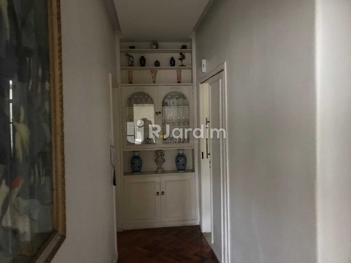 Conheça Corredor do imóvel - Apartamento Padrão Residencial Copacabana - LAAP40540 - 15 Corredor - Apartamento Padrão Residencial Copacabana - LAAP40540 - 15