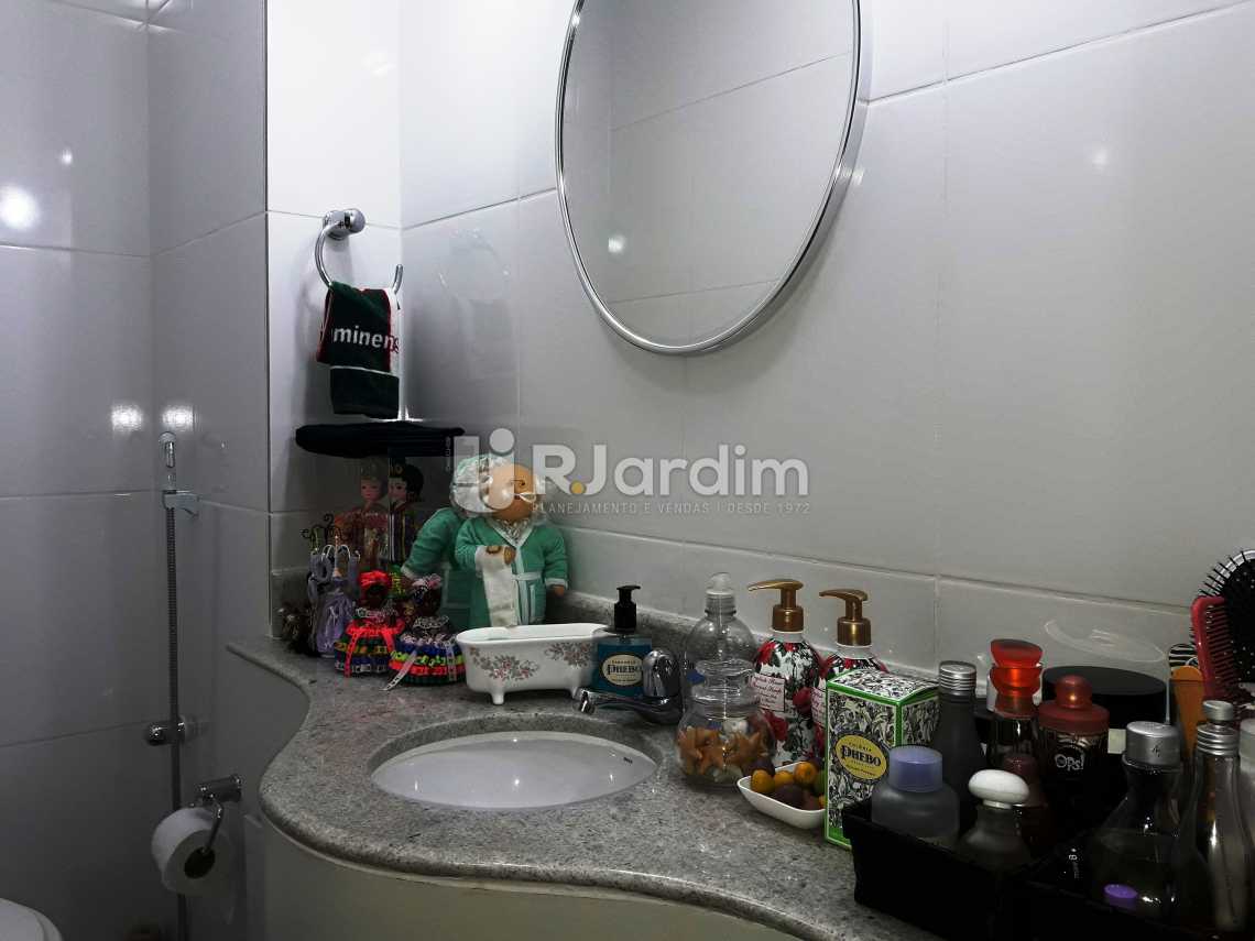 Conheça Lavabo do imóvel - Apartamento Residencial Copacabana - LAAP31320 - 12 Lavabo - Apartamento Residencial Copacabana - LAAP31320 - 12