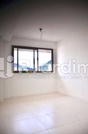 Conheça Quarto suíte do imóvel - Imóveis Compra Venda Apartamento Botafogo 2 Quartos - LAAP20929 - 8 Quarto suíte - Imóveis Compra Venda Apartamento Botafogo 2 Quartos - LAAP20929 - 8