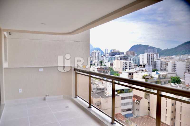Conheça Varanda e vista da sala do imóvel - Imóveis Compra Venda Apartamento Botafogo 2 Quartos - LAAP20929 - 4 Varanda e vista da sala - Imóveis Compra Venda Apartamento Botafogo 2 Quartos - LAAP20929 - 4