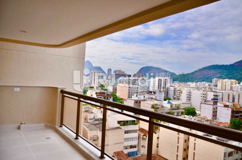 Conheça Varanda e vista da sala do imóvel - Imóveis Compra Venda Apartamento Botafogo 2 Quartos - LAAP20929 - 5 Varanda e vista da sala - Imóveis Compra Venda Apartamento Botafogo 2 Quartos - LAAP20929 - 5