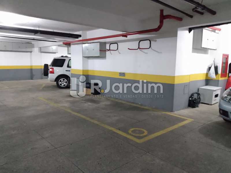 Conheça Vaga demarcada solta do imóvel - Compra Venda Avaliação Imóveis Apartamento Leblon 3 Quartos - LAAP31339 - 19 Vaga demarcada solta - Compra Venda Avaliação Imóveis Apartamento Leblon 3 Quartos - LAAP31339 - 19