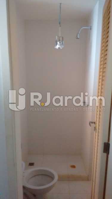 Conheça Banheiro de empregada do imóvel - Apartamento Residencial Leblon - LAAP40558 - 20 Banheiro de empregada - Apartamento Residencial Leblon - LAAP40558 - 20
