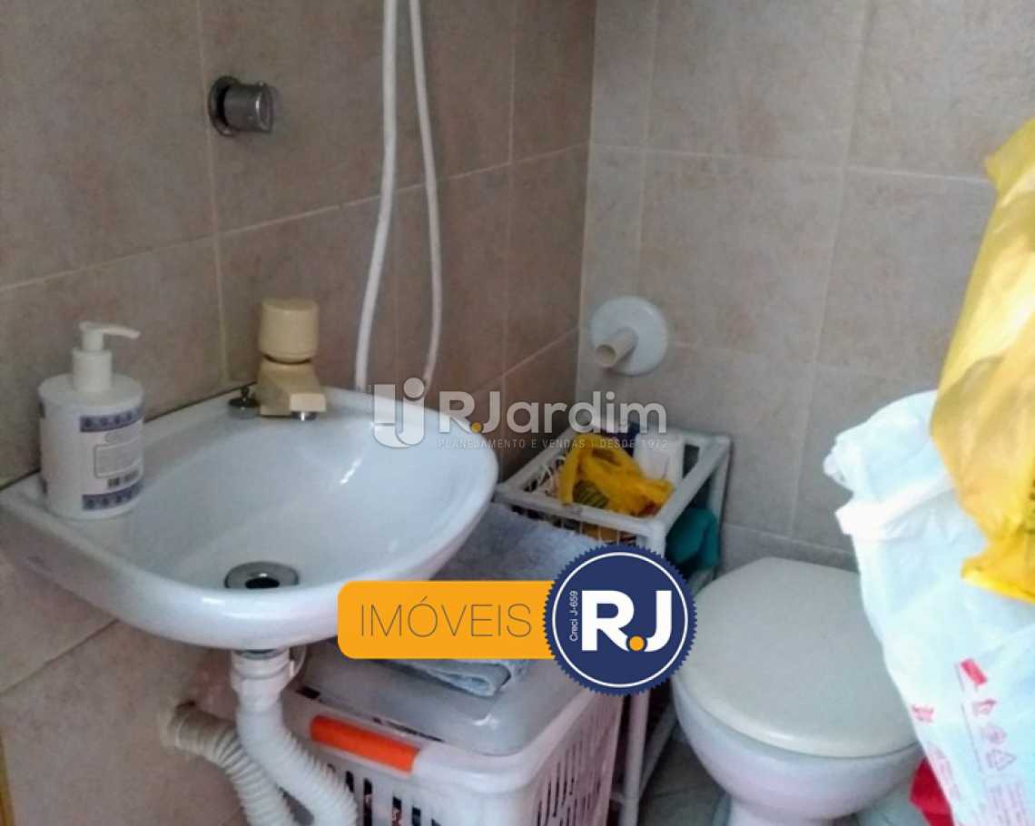 Conheça BANHEIRO SERVIÇO do imóvel - Apartamento Rua do Humaitá,Humaitá, Zona Sul,Rio de Janeiro, RJ À Venda, 3 Quartos, 83m² - LAAP31379 - 5 BANHEIRO SERVIÇO - Apartamento Rua do Humaitá,Humaitá, Zona Sul,Rio de Janeiro, RJ À Venda, 3 Quartos, 83m² - LAAP31379 - 5