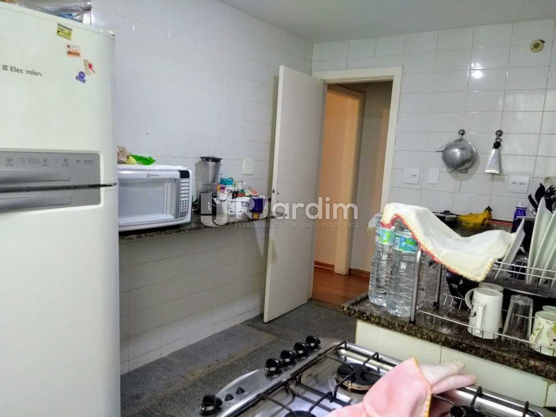 Conheça Cozinha ampla do imóvel - Apartamento Padrão Residencial Copacabana - LAAP31389 - 18 Cozinha ampla - Apartamento Padrão Residencial Copacabana - LAAP31389 - 18
