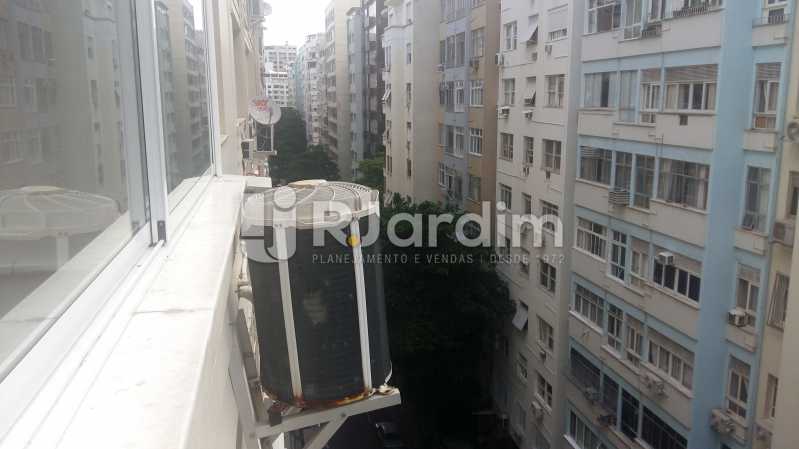 Conheça Vista para rua do imóvel - Apartamento PARA ALUGAR, Copacabana, Rio de Janeiro, RJ - LAAP32237 - 8 Vista para rua - Apartamento PARA ALUGAR, Copacabana, Rio de Janeiro, RJ - LAAP32237 - 8