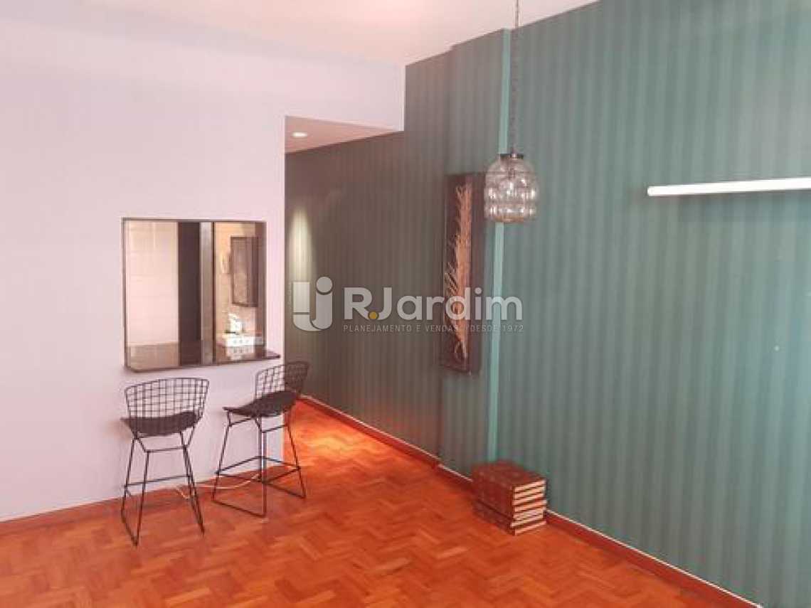 Conheça Sala/entrada social do imóvel - Três quartos uma suíte com vaga na escritura em Ipanema, em ótima oportunidade. - LAAP31395 - 3 Sala/entrada social - Três quartos uma suíte com vaga na escritura em Ipanema, em ótima oportunidade. - LAAP31395 - 3