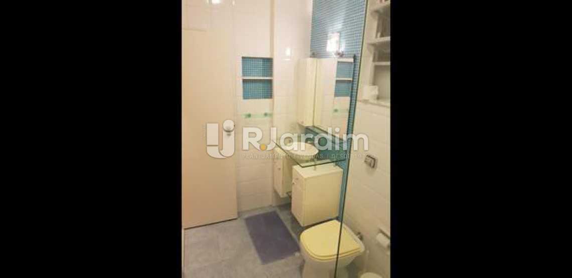 Conheça banheiro do imóvel - Três quartos uma suíte com vaga na escritura em Ipanema, em ótima oportunidade. - LAAP31395 - 12 banheiro - Três quartos uma suíte com vaga na escritura em Ipanema, em ótima oportunidade. - LAAP31395 - 12