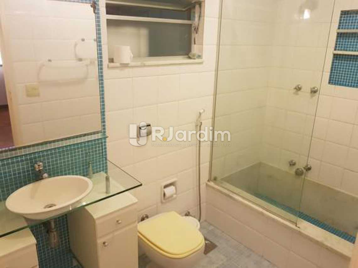 Conheça banheiro do imóvel - Três quartos uma suíte com vaga na escritura em Ipanema, em ótima oportunidade. - LAAP31395 - 13 banheiro - Três quartos uma suíte com vaga na escritura em Ipanema, em ótima oportunidade. - LAAP31395 - 13