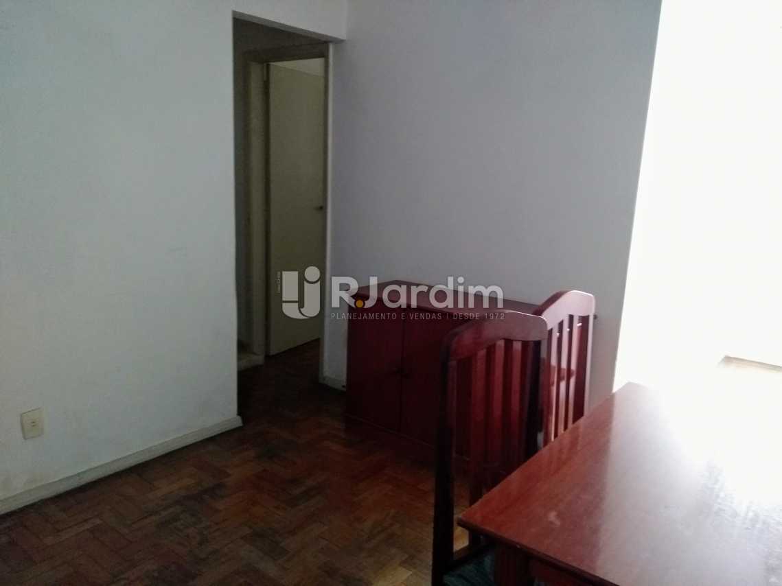 Conheça Sala do imóvel - Imóveis Compra Venda Copacabana 1 Quarto - LAAP10242 - 8 Sala - Imóveis Compra Venda Copacabana 1 Quarto - LAAP10242 - 8