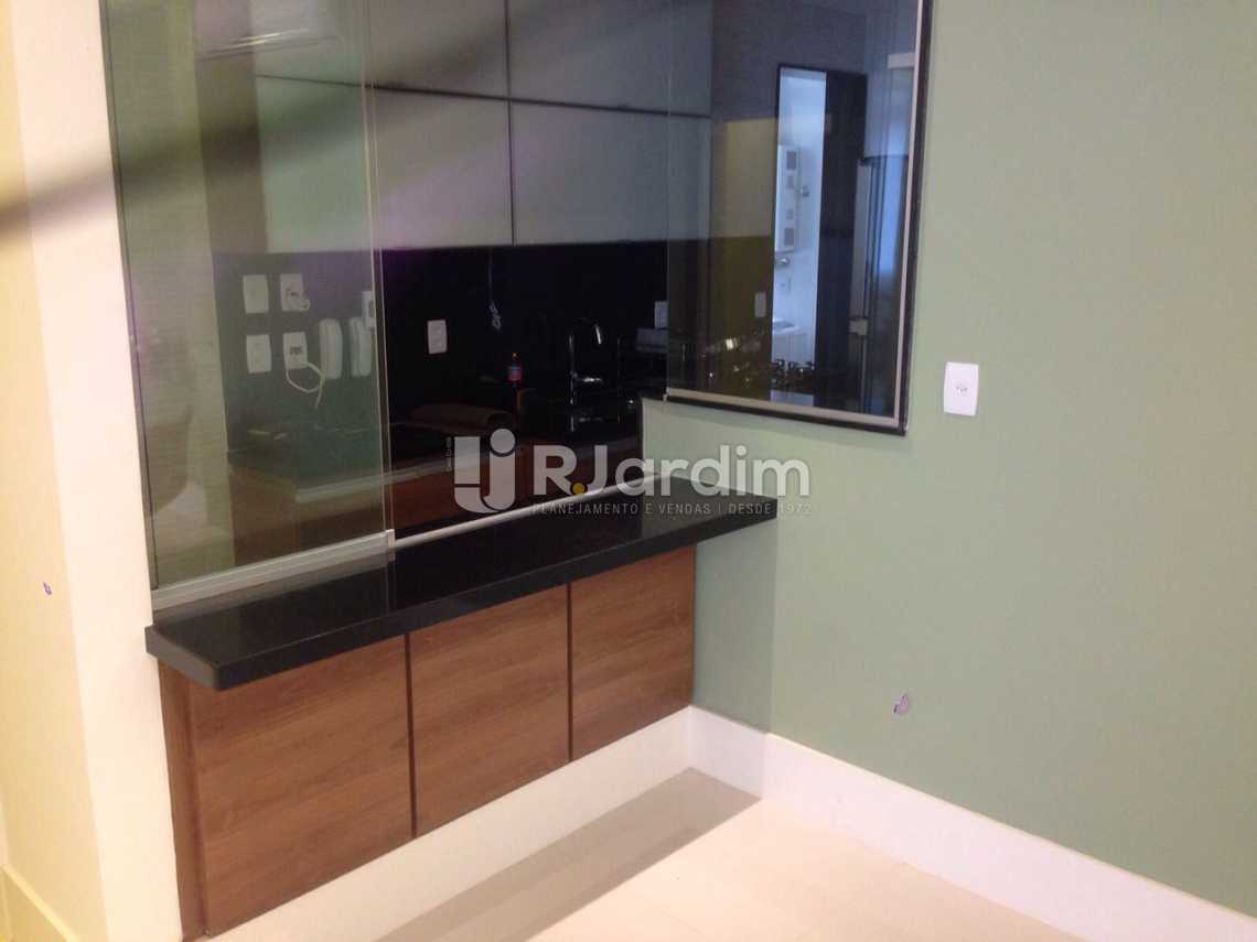 Conheça sala com cozinha americana do imóvel - Apartamento 3 quartos Copacabana - LAAP31405 - 5 sala com cozinha americana - Apartamento 3 quartos Copacabana - LAAP31405 - 5