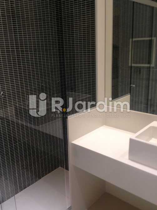 Conheça banheiro social do imóvel - Apartamento 3 quartos Copacabana - LAAP31405 - 14 banheiro social - Apartamento 3 quartos Copacabana - LAAP31405 - 14