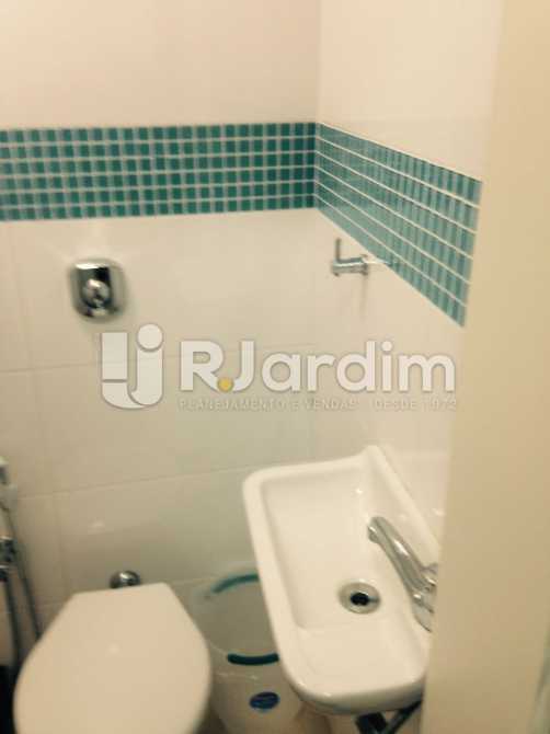 Conheça banheiro suíte do imóvel - Apartamento 3 quartos Copacabana - LAAP31405 - 7 banheiro suíte - Apartamento 3 quartos Copacabana - LAAP31405 - 7