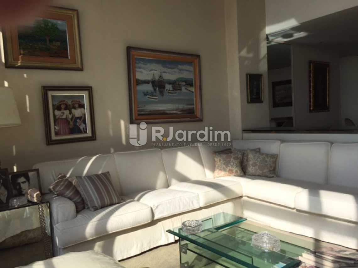 Conheça 4-SALA do imóvel - Apartamento Copacabana 4 Quartos 2 Garagem Compra Venda Avaliação Imóveis - LAAP40579 - 5 4-SALA - Apartamento Copacabana 4 Quartos 2 Garagem Compra Venda Avaliação Imóveis - LAAP40579 - 5
