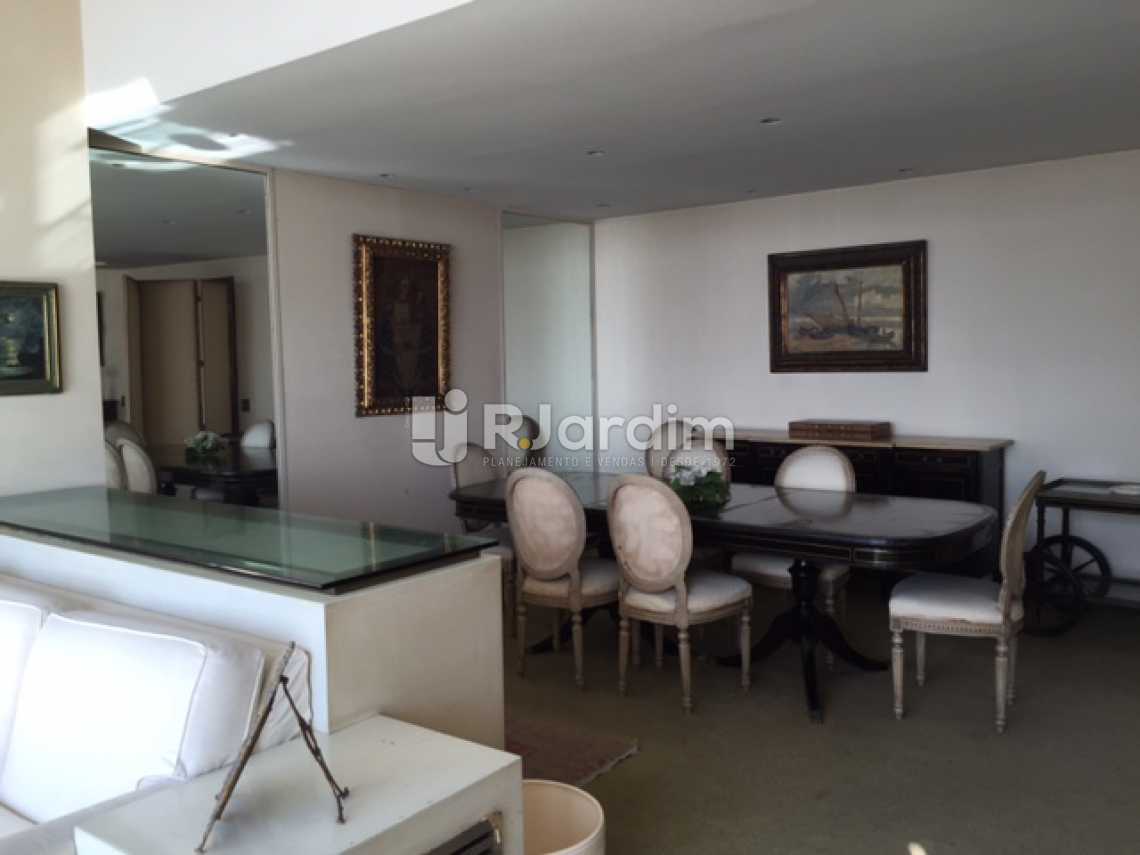 Conheça 5-SALA do imóvel - Apartamento Copacabana 4 Quartos 2 Garagem Compra Venda Avaliação Imóveis - LAAP40579 - 6 5-SALA - Apartamento Copacabana 4 Quartos 2 Garagem Compra Venda Avaliação Imóveis - LAAP40579 - 6