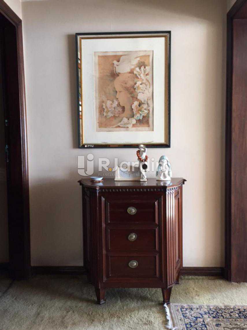 Conheça 10-HALL do imóvel - Apartamento Copacabana 4 Quartos 2 Garagem Compra Venda Avaliação Imóveis - LAAP40579 - 11 10-HALL - Apartamento Copacabana 4 Quartos 2 Garagem Compra Venda Avaliação Imóveis - LAAP40579 - 11