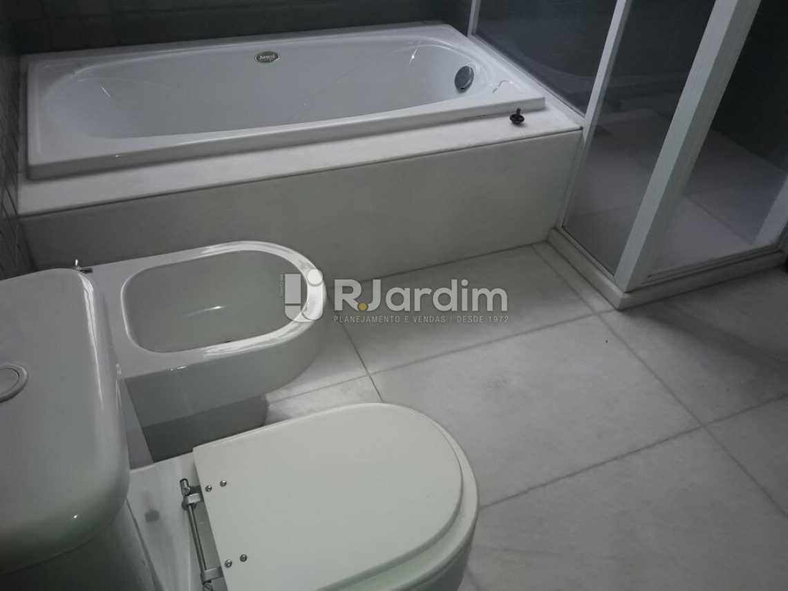 Conheça Banheiro com hidromassagem do imóvel - Cobertura Botafogo 4 Quartos Aluguel Administração Imóveis - LACO40127 - 20 Banheiro com hidromassagem - Cobertura Botafogo 4 Quartos Aluguel Administração Imóveis - LACO40127 - 20