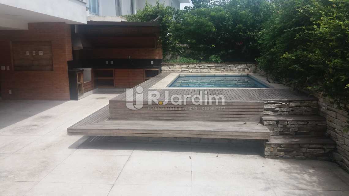 Conheça Piscina do imóvel - Casa à venda Rua Embaixador Graça Aranha,Leblon, Zona Sul,Rio de Janeiro - R$ 18.000.000 - LACA50020 - 1 Piscina - Casa à venda Rua Embaixador Graça Aranha,Leblon, Zona Sul,Rio de Janeiro - R$ 18.000.000 - LACA50020 - 1