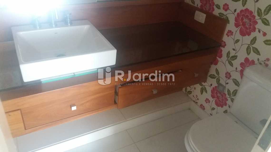 Conheça Banheiro do imóvel - Casa à venda Rua Embaixador Graça Aranha,Leblon, Zona Sul,Rio de Janeiro - R$ 18.000.000 - LACA50020 - 10 Banheiro - Casa à venda Rua Embaixador Graça Aranha,Leblon, Zona Sul,Rio de Janeiro - R$ 18.000.000 - LACA50020 - 10