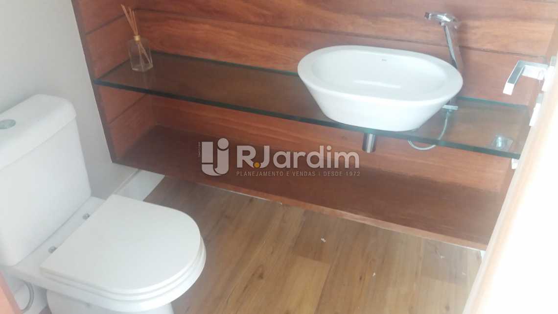 Conheça Lavabo 2º piso do imóvel - Casa à venda Rua Embaixador Graça Aranha,Leblon, Zona Sul,Rio de Janeiro - R$ 18.000.000 - LACA50020 - 21 Lavabo 2º piso - Casa à venda Rua Embaixador Graça Aranha,Leblon, Zona Sul,Rio de Janeiro - R$ 18.000.000 - LACA50020 - 21